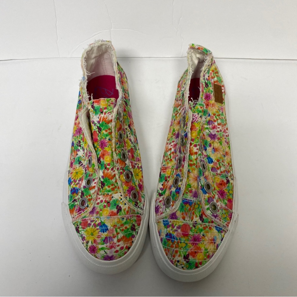 Blowfish Malibu kids size 5 Shoes Bright Floral sneakers